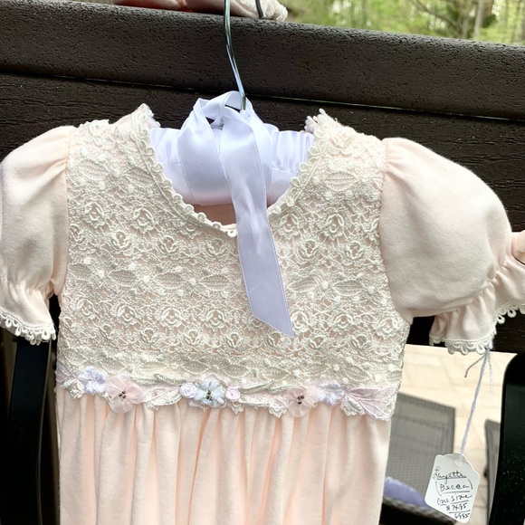 Baby Beau & Belle newborn gown and booties - Picture 4 of 5